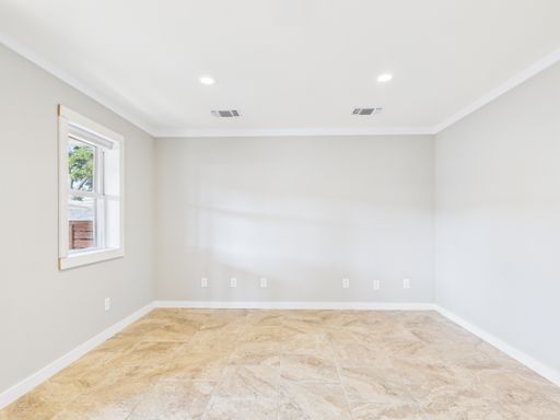 1016 LUCKENBACH-CAIN CITY RD, Fredericksburg, TX 78624