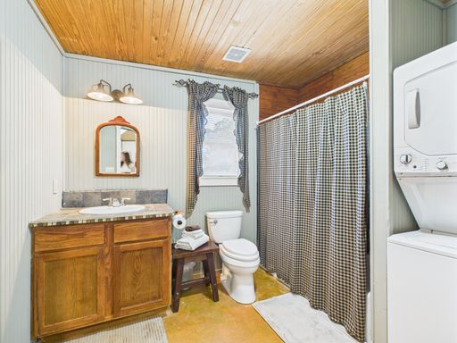 319 West Park Street, Fredericksburg, TX 78624