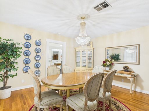 206 North Edison Street, Fredericksburg, TX 78624