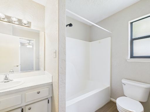 298 Friendship Ln. - 27, Fredericksburg, TX 78624