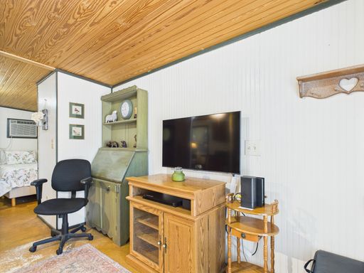 319 West Park Street, Fredericksburg, TX 78624