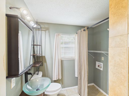 328 Glenmoor, Fredericksburg, TX 78624