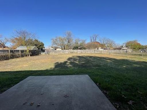 110 West Nimitz Street, Fredericksburg, TX 78624