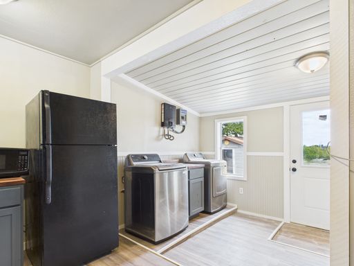 208 Myrtle Ave , Harper, TX 78631