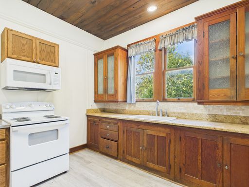 401 Fulton , Fredericksburg, TX 78624