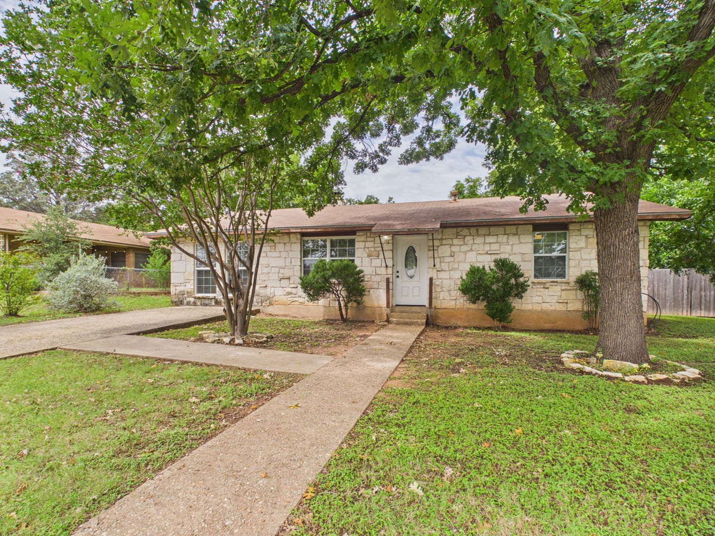 Fredericksburg House: 328 Glenmoor