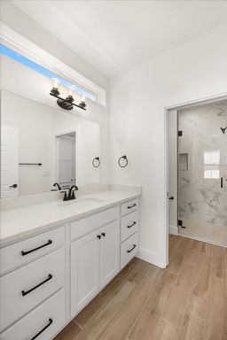 802 S Creek , Unit 101, Fredericksburg, TX 78624