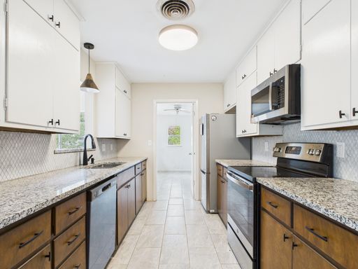 209 Forest Trail, Fredericksburg, TX 78624