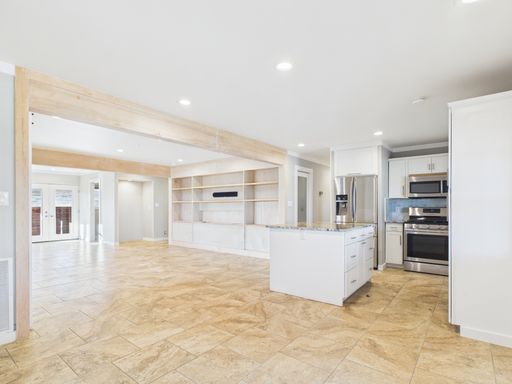 1016 LUCKENBACH-CAIN CITY RD, Fredericksburg, TX 78624