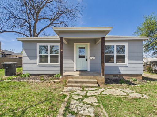 108 South Olive, Fredericksburg, TX 78624