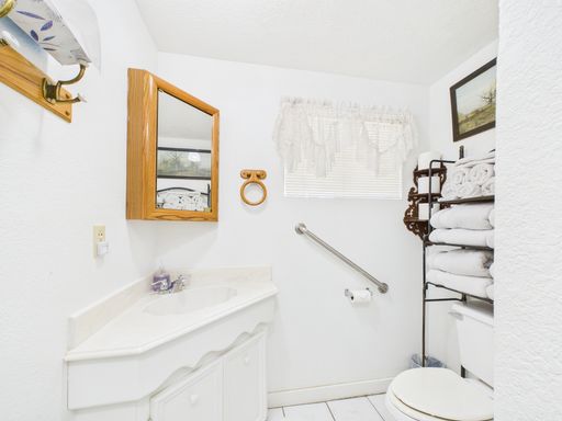 206 North Edison Street, Fredericksburg, TX 78624