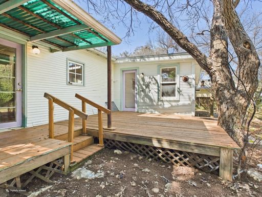 606 W Austin St , Fredericksburg, TX 78624