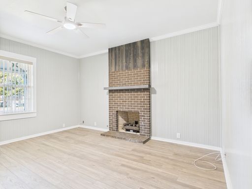 112 West Hackberry Street, Fredericksburg, TX 78624