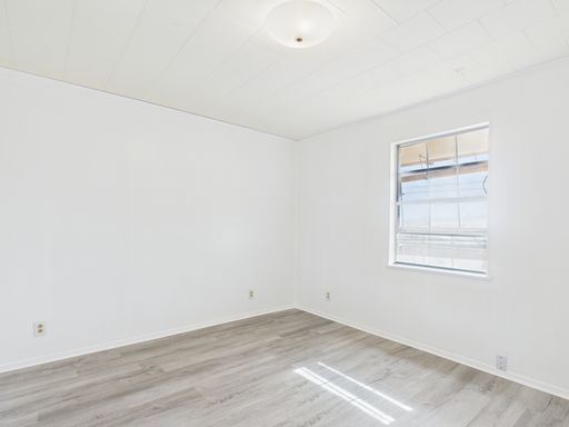 100 Northwest Drive - 17, Fredericksburg, TX 78624