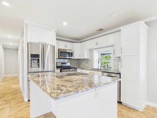 1016 LUCKENBACH-CAIN CITY RD, Fredericksburg, TX 78624