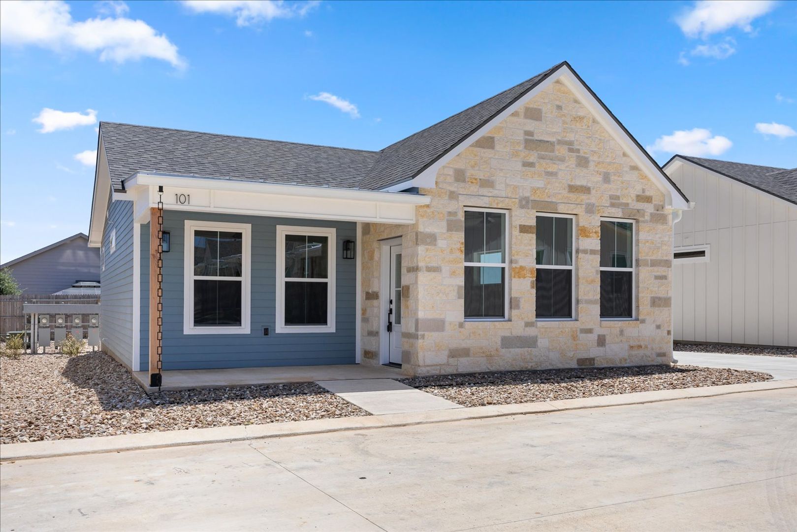 Fredericksburg House: 802 S Creek