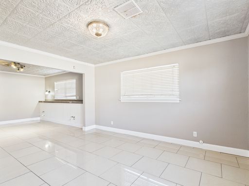 1209 E Main  , Fredericksburg, TX 78624