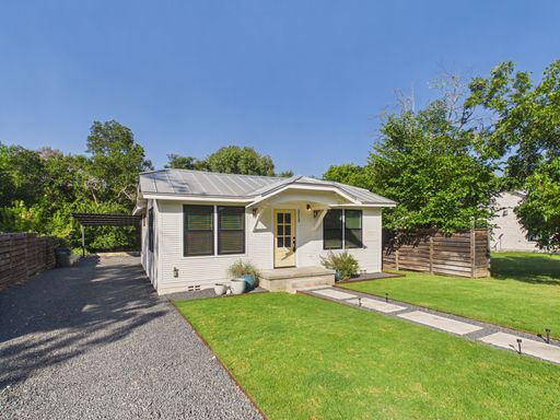 313 Fulton Street, Fredericksburg, TX 78624