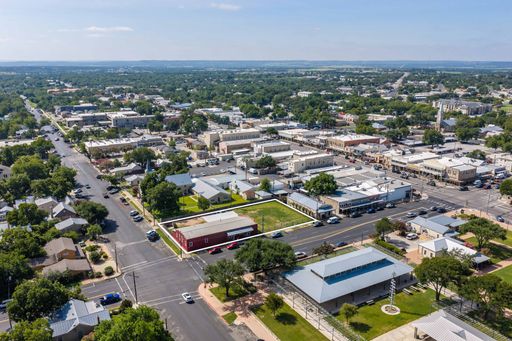 117 N Adams  , Fredericksburg, TX 78624