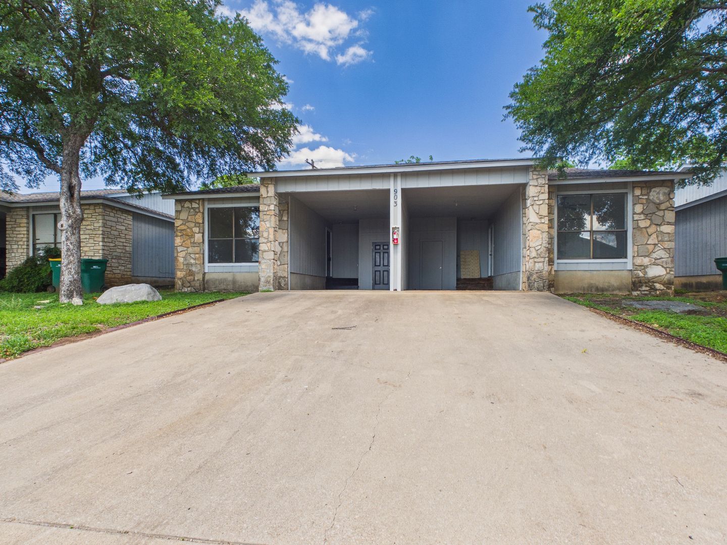 Marble Falls Apartment: 901 Mayfield Drive