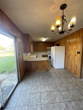 110 West Nimitz Street, Fredericksburg, TX 78624