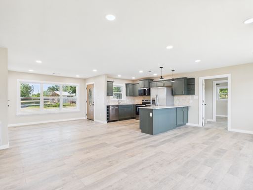 212 Myrtle Ave, Harper, TX 78631