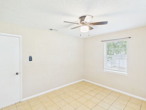 328 Glenmoor, Fredericksburg, TX 78624