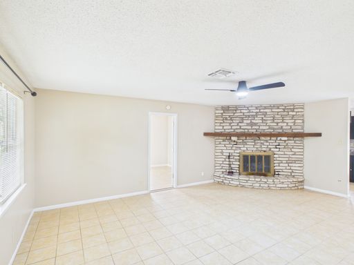328 Glenmoor, Fredericksburg, TX 78624