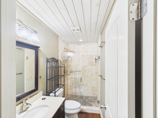 104 N Elk Street, Fredericksburg, TX 78624