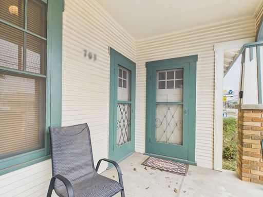 703 E Main  - SIS Rental LLC, Fredericksburg, TX 78624