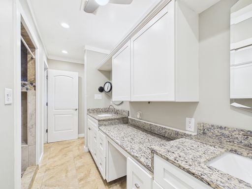 1016 LUCKENBACH-CAIN CITY RD, Fredericksburg, TX 78624