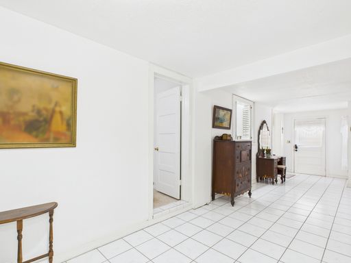 206 North Edison Street, Fredericksburg, TX 78624