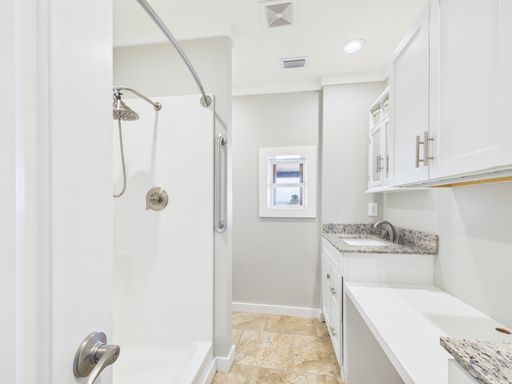 1016 LUCKENBACH-CAIN CITY RD, Fredericksburg, TX 78624