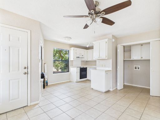 294 Friendship Ln. - 17, Fredericksburg, TX 78624