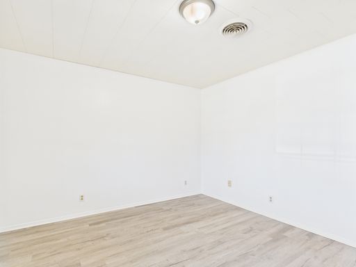 100 Northwest Drive - 17, Fredericksburg, TX 78624