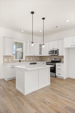802 S Creek , Unit 101, Fredericksburg, TX 78624