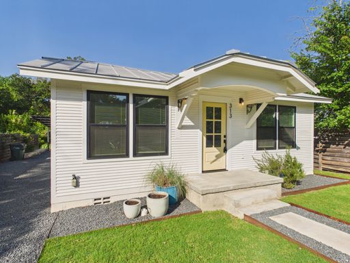 313 Fulton Street, Fredericksburg, TX 78624