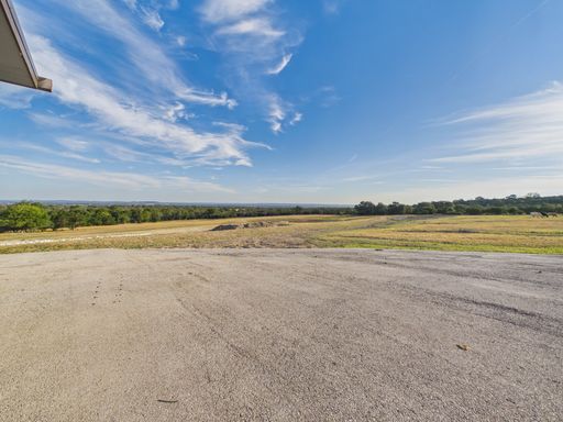 1016 LUCKENBACH-CAIN CITY RD, Fredericksburg, TX 78624