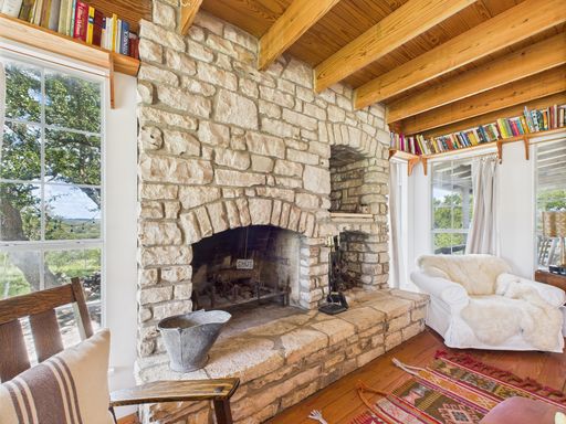 289 KC 474, Harper, TX 78631