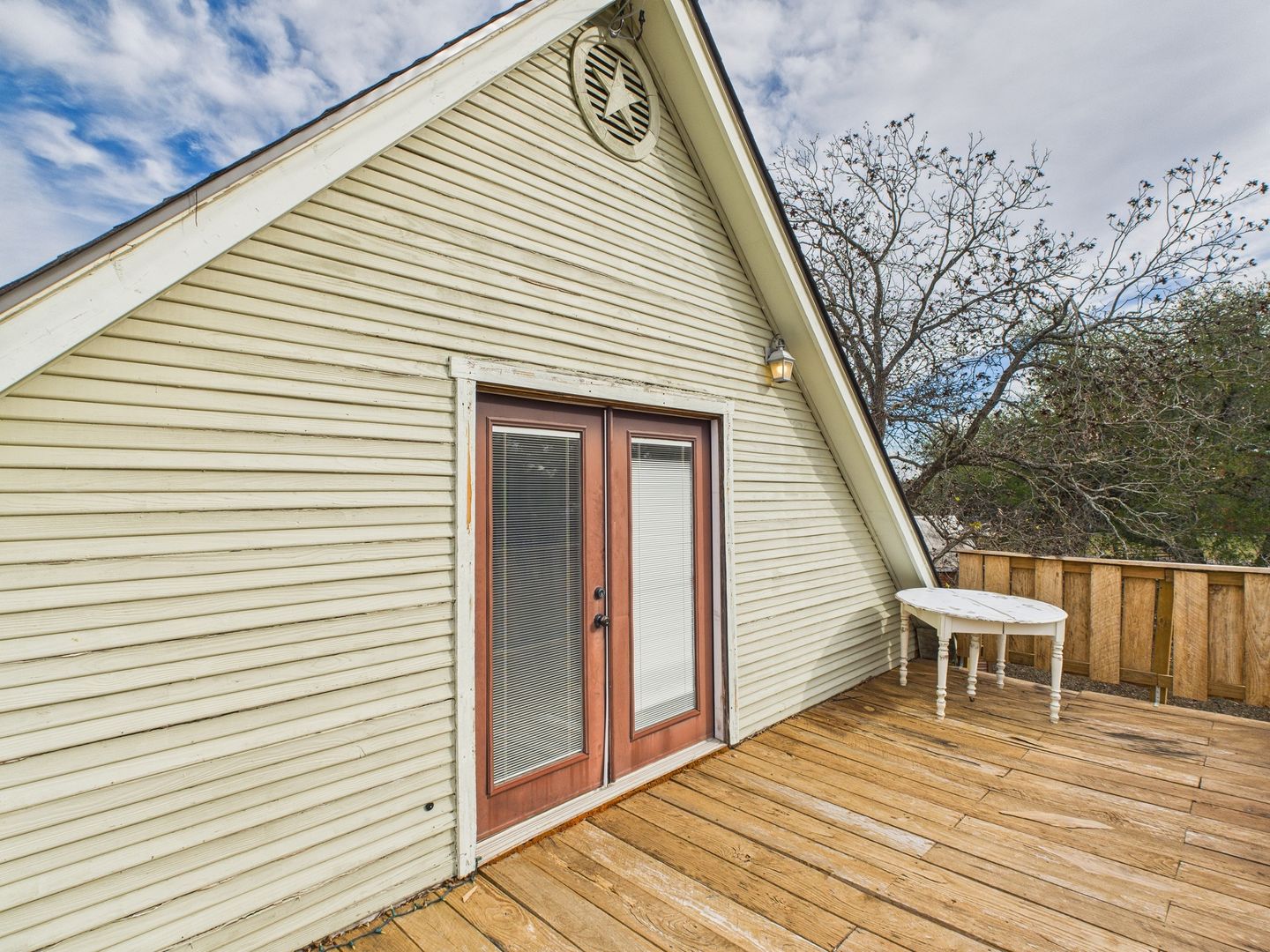 Hye House: 149 Hye Albert Rd