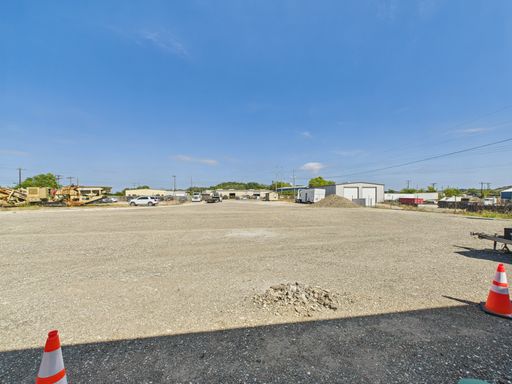 207 Jack Nixon Rd  - Unit B, Fredericksburg, TX 78624