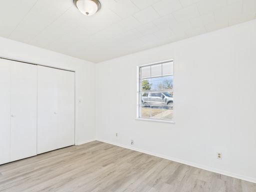 100 Northwest Drive - 17, Fredericksburg, TX 78624