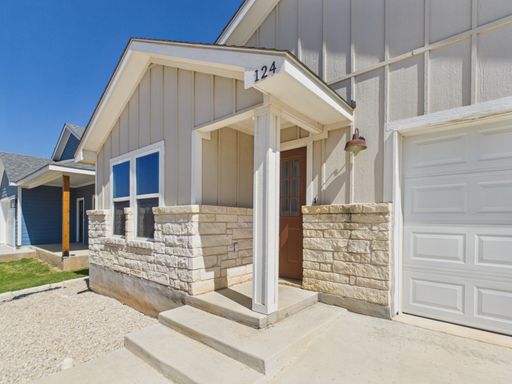 124 Feather Way , Fredericksburg, TX 78624