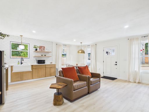 421 E Orchard, Fredericksburg, TX 78624