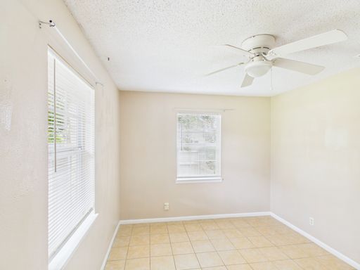 328 Glenmoor, Fredericksburg, TX 78624