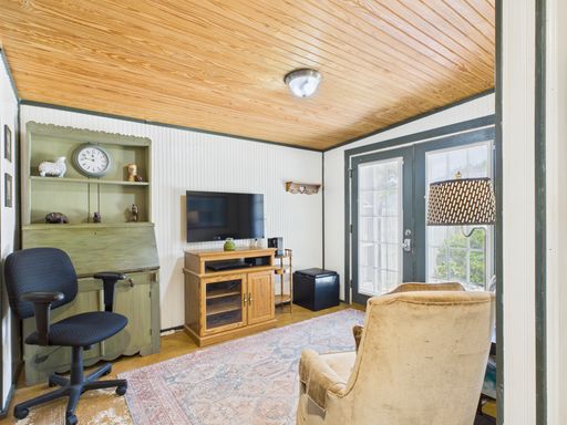 319 West Park Street, Fredericksburg, TX 78624