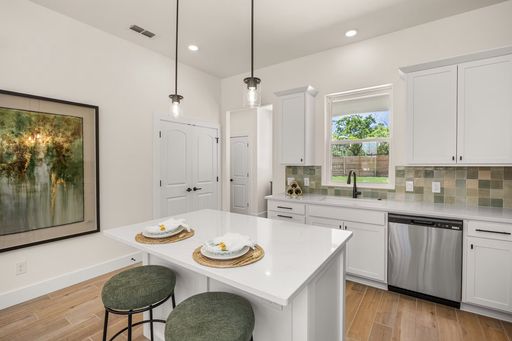 802 S Creek St Unit 103, Fredericksburg, TX 78624