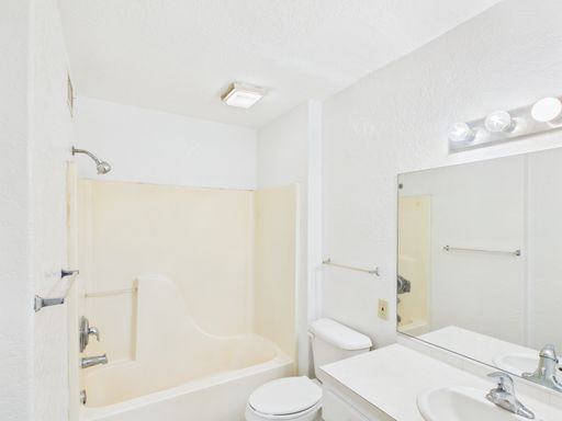 293 Billie Dr. - 13, Fredericksburg, TX 78624