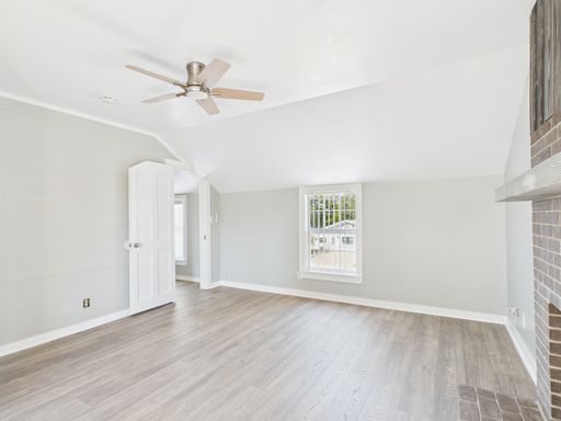 112 West Hackberry Street, Fredericksburg, TX 78624