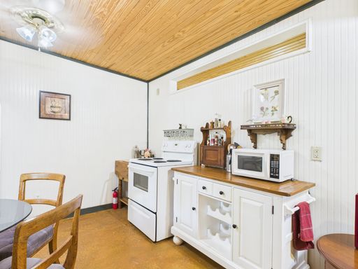 319 West Park Street, Fredericksburg, TX 78624